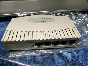 Q Band 5 Port 10/100Mbps Switch N-Way, Plastic Case Switches 10/100Mbps - Picture 1 of 4