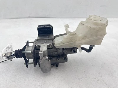 Toyota Prius Prime 2017-2020 ABS freno refuerzo cilindro maestro con depósito OEM Foto 1 de 4