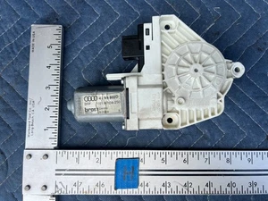2005-2011 Audi A6 Passenger RH Front Power Window Motor 4F0959802D OEM #3436EM - Picture 1 of 8