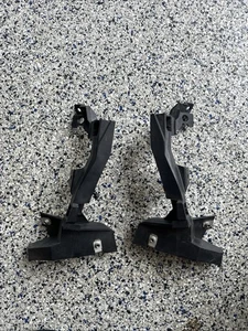 2018 To 2025 Jeep Wrangler Rubicon OEM Inner Fender DRL Bracket - Picture 1 of 2