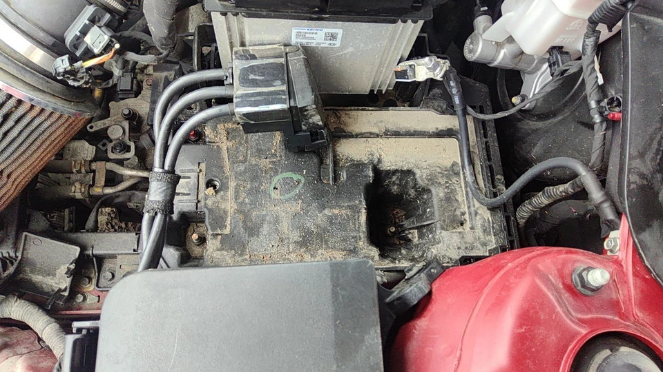 21 KIA K5 Battery Tray - Image 1 of 1