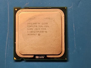Intel Pentium Dual-Core E5300 2.6 GHz / 2MB / 800 MHz LGA775 Processor CPU SLGTL - Picture 1 of 2