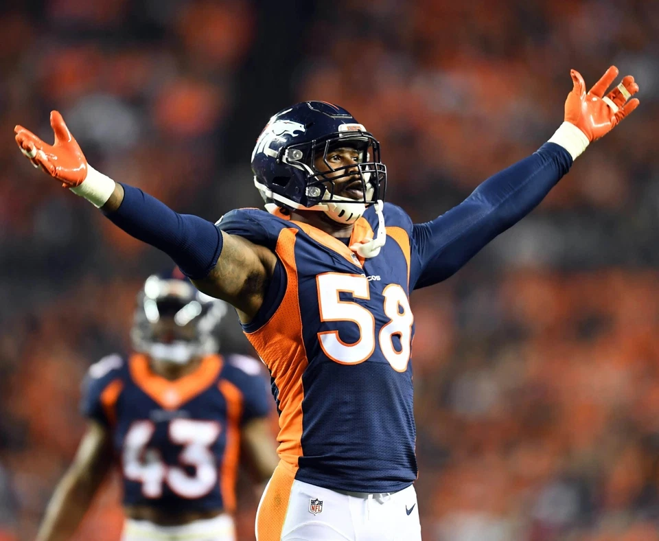 Foto impresa de fútbol americano de la NFL de los Denver Broncos Von Miller 8x10 Foto 1 de 1