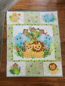 Jungle Animals Floral Baby Bambino Quilt 42.5" × 34" Hemmed - Picture 1 of 8