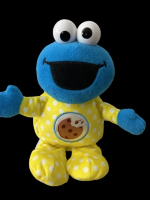 Hasbro Softies Baby Cookie Monster pelúcia amarelo bolinhas pjs 9,5" - Imagem 1 de 4