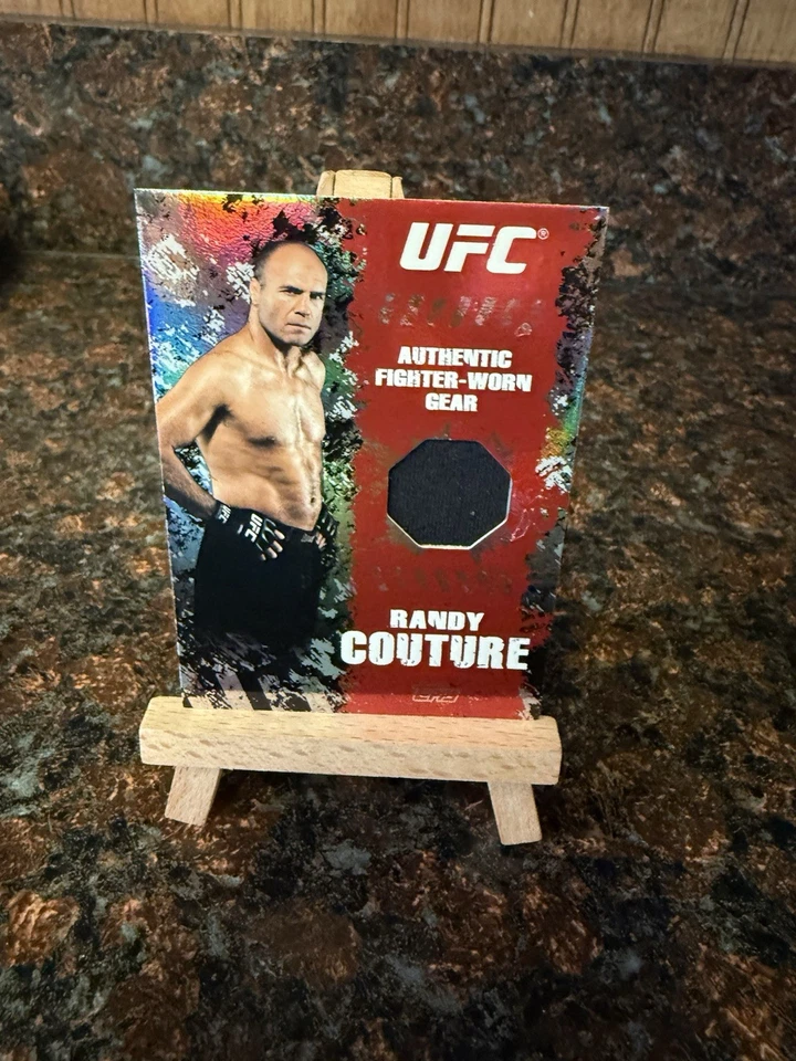 2010 Topps UFC Main Event Fighter Relic Randy Couture - Image 1 of 2