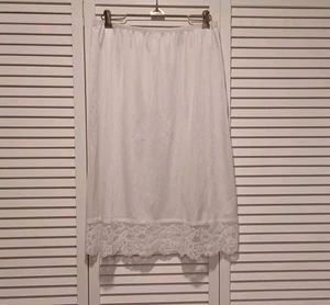 Damen Vintage Vassarette weiß Nylon Slip Spitzenbesatz Größe XL 26" lang - Bild 1 von 5