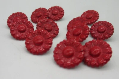 9/16"  RED  Painted Metal Daisy Flower Shank Back  Buttons 12 pieces  14mm - Image 1 of 4