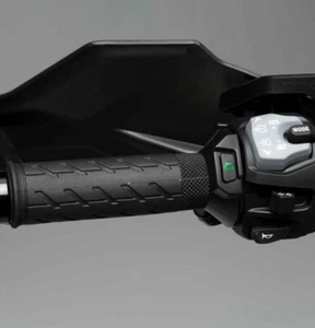 2020-2025 Genuine Suzuki V-Strom 1050 Heated Hand Grips 57100-06823 - Picture 1 of 2