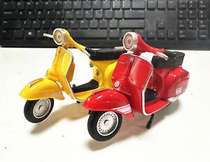1:18 1976 Vespa 200 Rally Diecast Model Boy Toy Motorcycle Bike New Red/Yellow