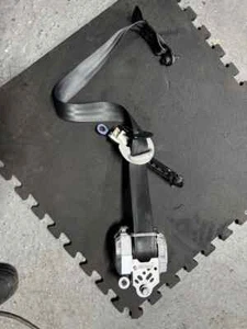 11-17 KIA PICANTO MK2 5 DOOR N/S PASSENGER LEFT FRONT SEAT BELT 88810-1Y610 - Picture 1 of 3
