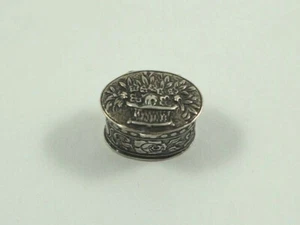 Vintage 800 Italian solid silver pill box - Menegatti of Vicenza, floral - Bild 1 von 6