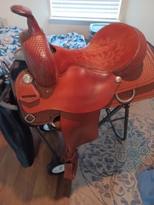Crates 17inch saddle - great condition  - Image 1 of 4