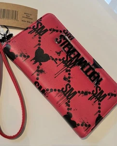 WOMEN'S STEVE MADDEN RED/BLACK HEART SINGLE ZIP AROUND WALLET/WRISTLET STRAP NEW - Picture 1 of 5