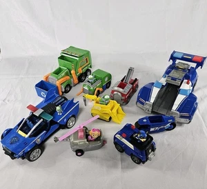 Paw Patrol lotto misto 9 veicoli 5 personaggi auto polizia dumper chopper LEGGI⬇ - Foto 1 di 18