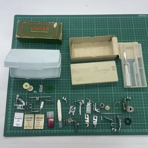 SINGER Sewing Machine Spare Parts / Boxs / Items / Needles Vintage NOS - Bild 1 von 16