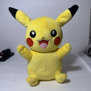 Pokemon 10 Zoll Pikachu leuchtende Wangen und bewegliche Ohren Plüschtier - Bild 1 von 4