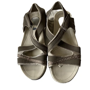NEW 11M Dr Scholls DION Gel Cushion Insole Sandals Women's Taupe Gray Straps - Picture 1 of 12