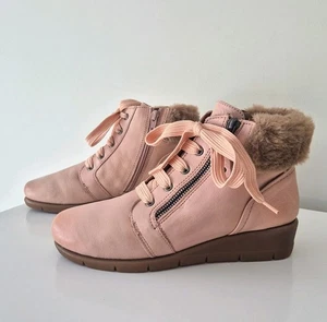 Supersoft Diana Ferrari Size 39 Rose Pink Leather Ankle Boots Zip Wedge Faux Fur - Picture 1 of 13