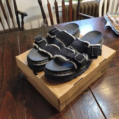 Sandalias Dr. Martens para hombre talla 14 Sherpa Myles negras con correa de gamuza Foto 1 de 4