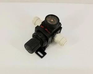 ARO R37121-600 Manually Actuated Pressure Regulator with Dial Indicator - Picture 1 of 9