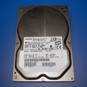 Hitachi Desktar HDS728080PLAT20 13G0310 82,3 GB 3,5" IDE HDD disco rigido - Foto 1 di 3