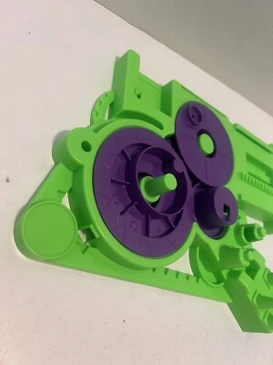 THE GRAPE ESCAPE Board Game 1992 Green Purple Base Replacement Part - Image 1 of 4