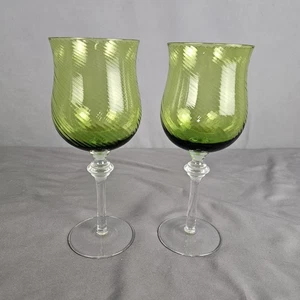 Große grüne Wirbel Weingläser Kelch Weihnachten 2er Set - Bild 1 von 8