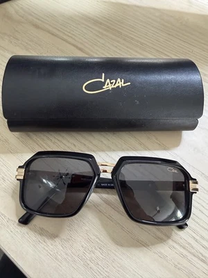 Gafas de sol Cazal negras mod Foto 1 de 4