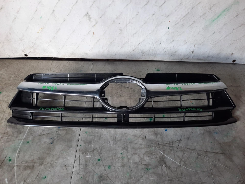 2014-2016 TOYOTA HIGHLANDER CHROME GRILLE OEM USED - Imagem 1 de 4