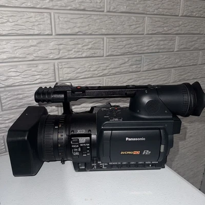 Videocámara Panasonic AG-HVX200 P2 HD con batería + cargador PARA REPUESTOS ZOOM NO FUNCIONA Foto 1 de 2