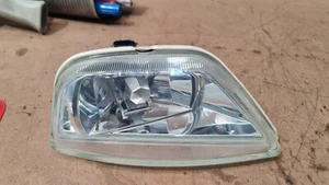 FORD LR FOCUS 2003 MDL LEFT HAND PASSENGER FOG DRIVING LIGHT - Picture 1 of 3
