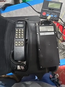 Vintage Motorola Car Mobile Bag Phone SCN2462A Powers On - Picture 1 of 6