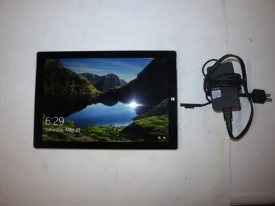 Microsoft Surface Pro 3 1631 i5-4300U @ 1.9GHz 4GB RAM 128GB SSD W10 - AO4073571 Foto 1 de 4