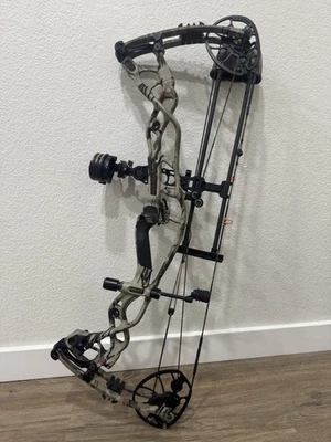 Hoyt Carbon RX-1 Compound Bow RH 60# Hunting Archery Subalpine Rogan - Image 1 of 4