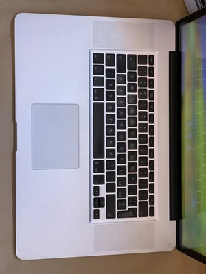 Mac Book Pro 17" A1297 early 2011 2,2GHz , 2+2Gb Ram  senza HD per ricambi - Immagine 1 di 4