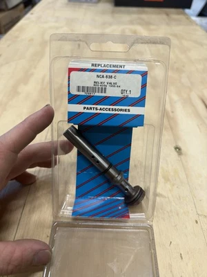 Fits Ford 600 800 601 801 2000 TRACTOR HYD HYDRAULIC PUMP RELIEF VALVE NCA638C - Image 1 of 2