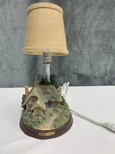 Thomas Kinkade Everett's Cottage Table Lamp Avon - Picture 1 of 3