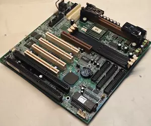 Slot 1 AT Totem TM-P2BXAT *Coppermine* Motherboard (440BX) + CPU, 128 MB & Bonus - Picture 1 of 10