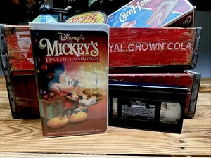 Walt Disney's Mickey's Once Upon a Christmas VHS Tape (USED) - Imagen 1 de 6