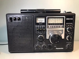 Vintage PANASONIC RF-2200 8 Band Short Wave Radio TESTED AM/FM SW (no light) - Picture 1 of 10