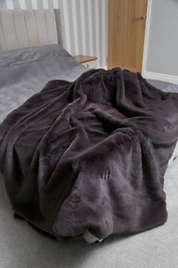 Dark Grey w/ Dark Grey Polar Fleece Lining - High Quality Super Deluxe Throw - Picture 1 of 2