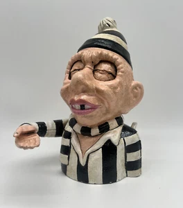 Vintage Gusseisen Bank mechanisch Gefängnisvogel Gefangener Sträfling Spardose Bandit - Bild 1 von 7