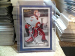 2006-07 UPPER DECK BEEHIVE BLUE PARALLEL #86- MIKKA KIPRUSOFF- FLAMES- MINT