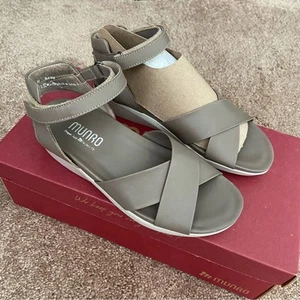 NIB MUNRO Brinn Leather Strap Sandals 7.5 TAUPE - Picture 1 of 6