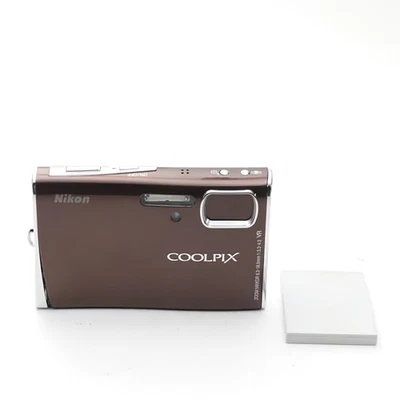 Cámara digital Nikon COOLPIX S50 7,2 MP marrón zoom óptico 3x usada de Japón Foto 1 de 4
