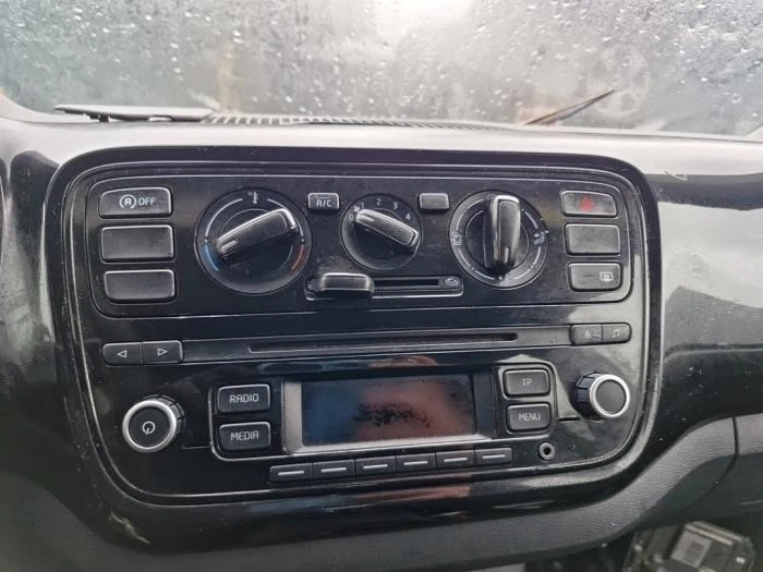 CD radio VW Up AA P23736932 - Image 1 of 1