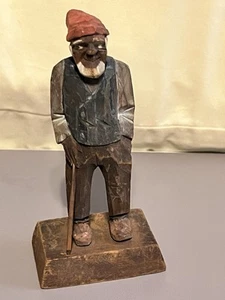 Vintage handgeschnitzte Holz Volkskunst draußen alter Mann Stock weißer Bart rote Beanie 5 Zoll  - Bild 1 von 14