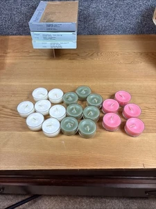 PartyLite Universal Tealight varie candele profumate lotto di 19 nuove in scatole miste - Foto 1 di 2