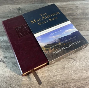 NASB The MacArthur Daily Bible Brown Leather Soft Comfort Print - Excellent - Picture 1 of 12
